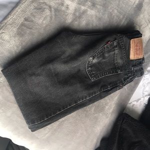 Black vintage Levi mom jeans!!